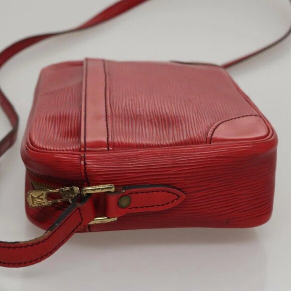 LOUIS VUITTON Epi Trocadero 23 Shoulder Bag Red - Picture 6 of 15